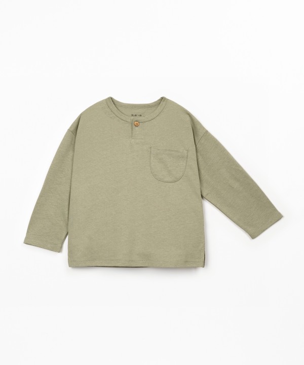 Pull � manches longues avec poche poitrine