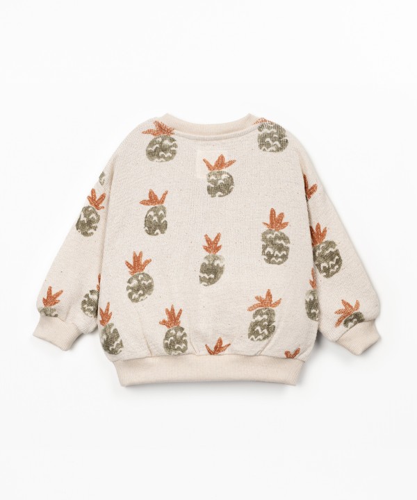 Sweatshirt with pineapple print