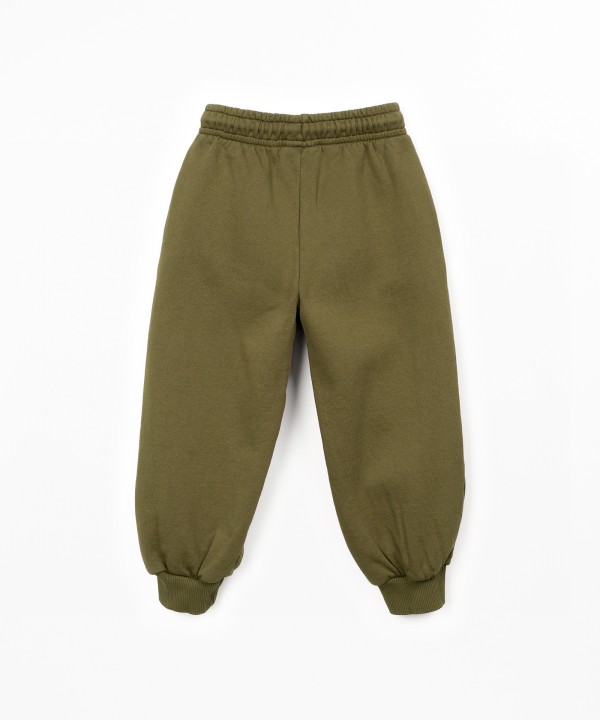 Pantaloni in fibre naturali con disegno
