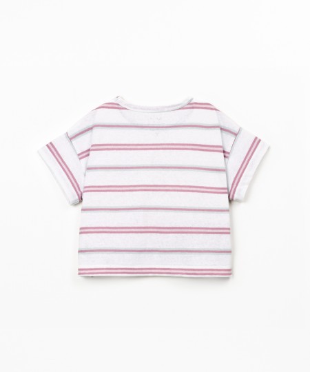 T-shirt às riscas