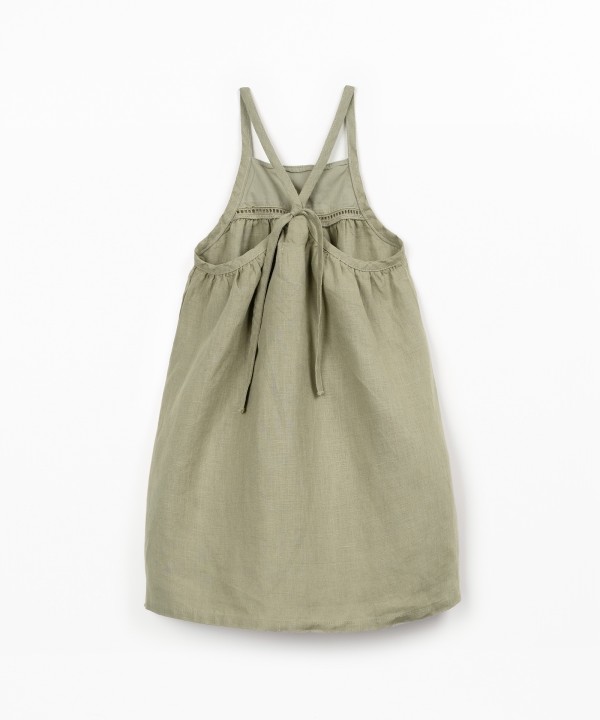Vestido de tela de lino
