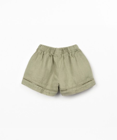 Shorts in lino con cintura elastica
