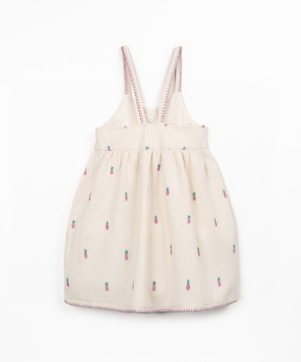 Vestido con estampado de piñas