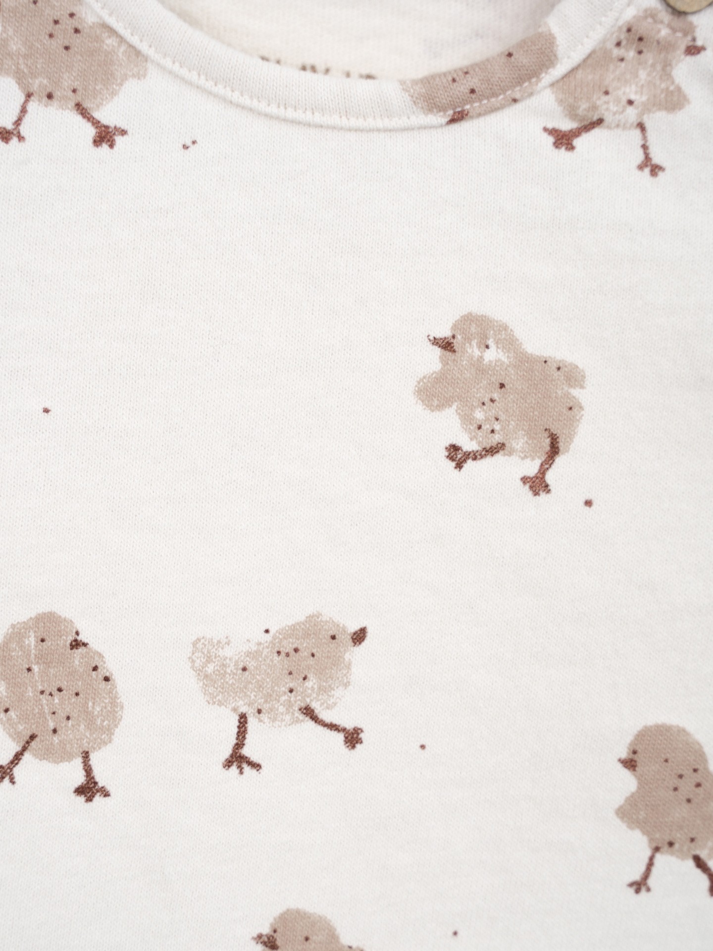 T-shirt with a mixture of natural fibers and recycled fibers