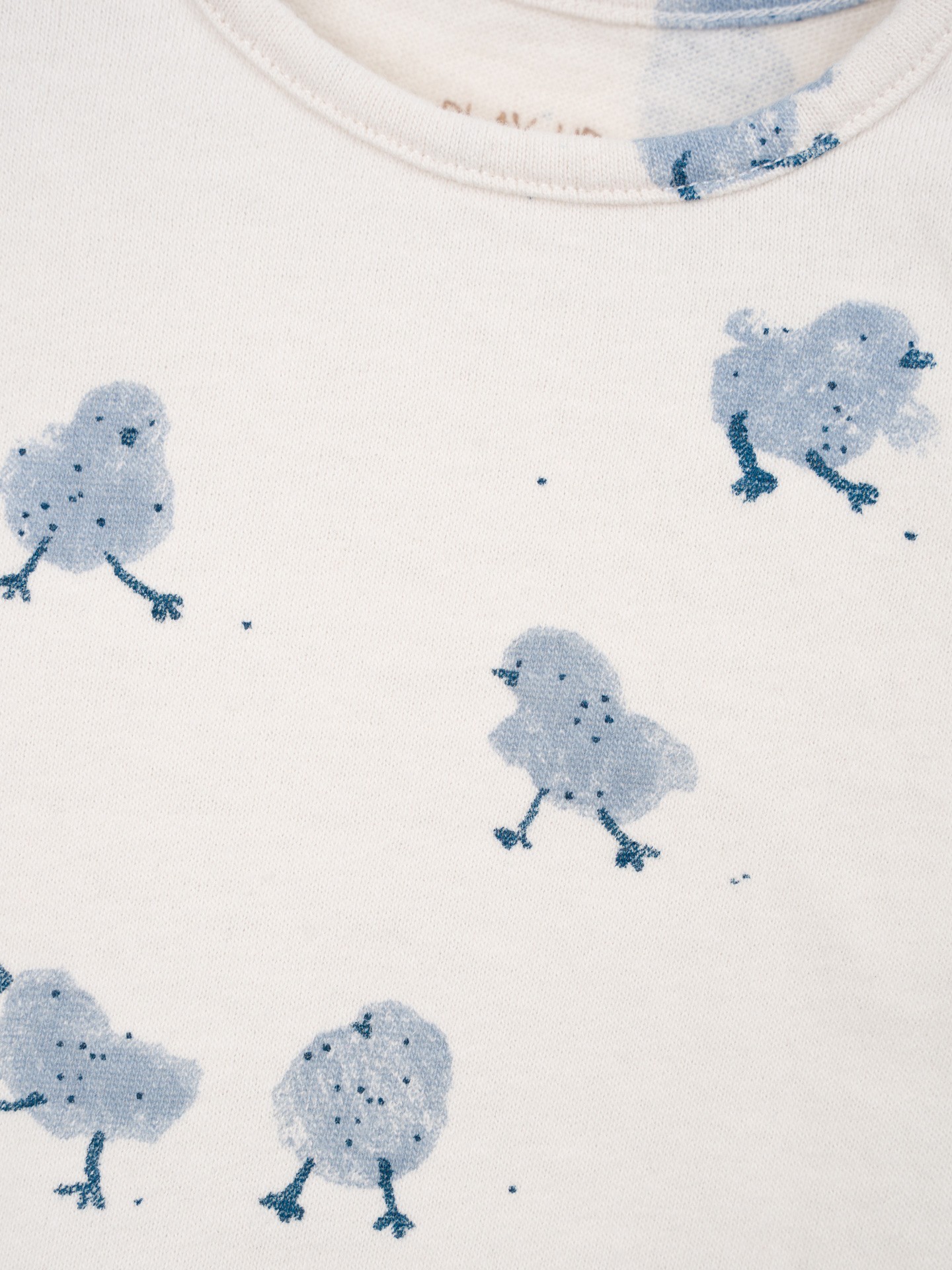 T-shirt with a mixture of natural and recycled fibers