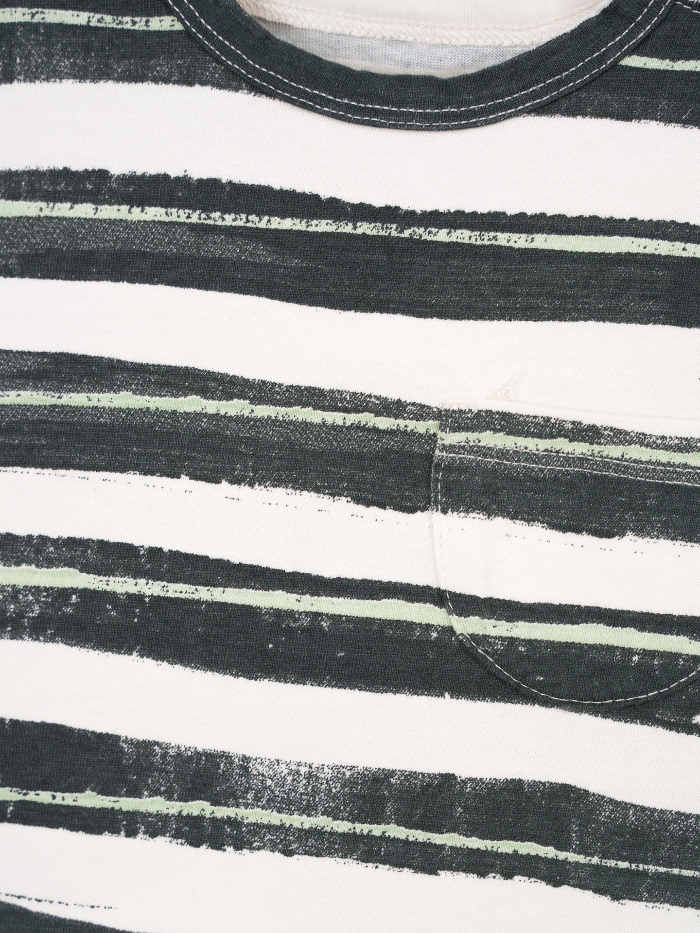Striped print t-shirt