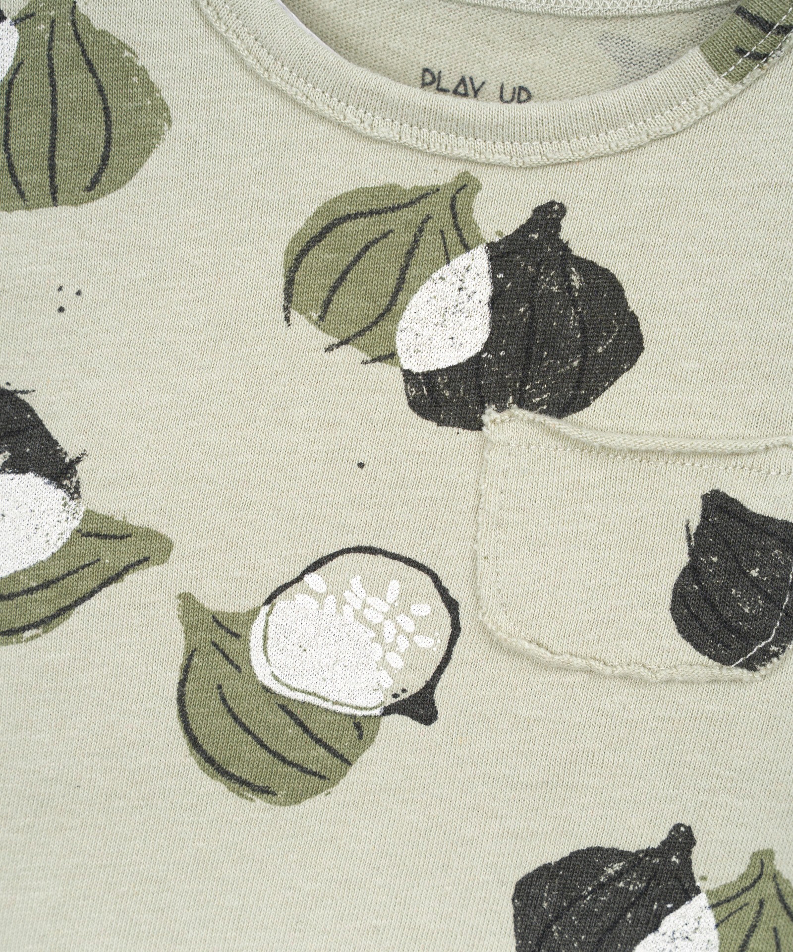 T-shirt with recycled cotton