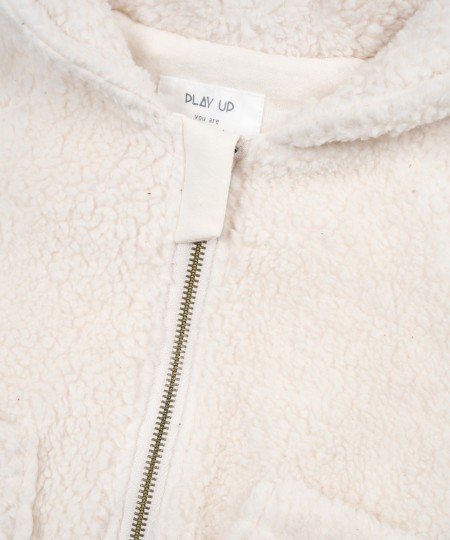 Coat with a mixture of organic cotton and recycled cotton