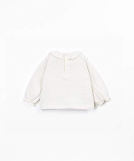 T-shirt with collar