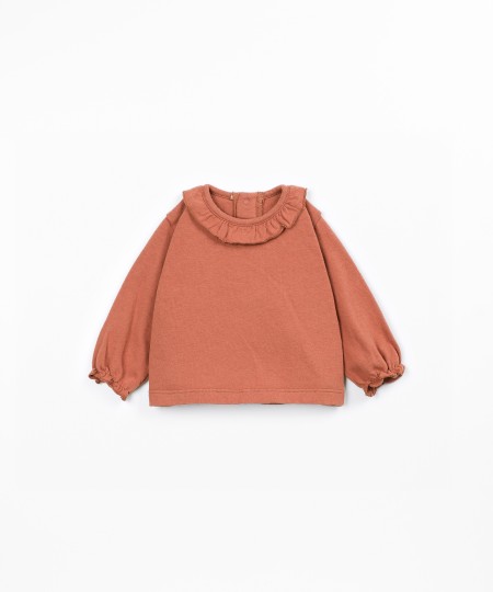 T-shirt com gola 