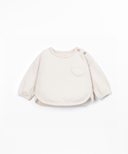 Jersey t-shirt with recycled fibers