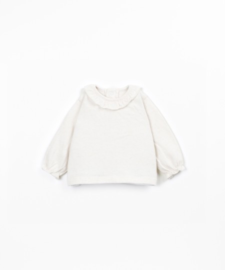 T-shirt with collar