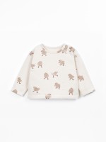 T-shirt with a mixture of natural fibers and recycled fibers