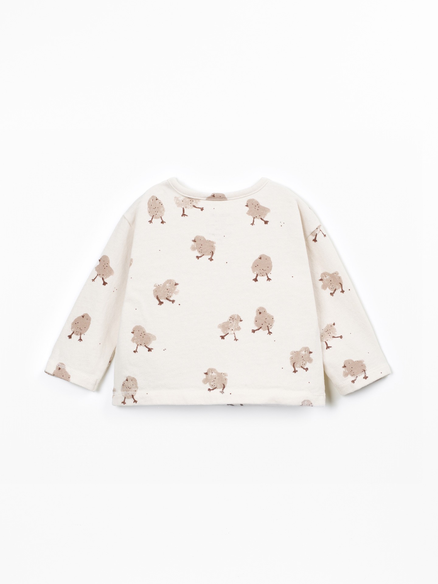 T-shirt with a mixture of natural fibers and recycled fibers