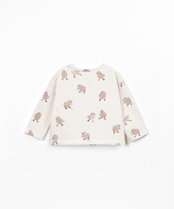 T-shirt with a mixture of natural fibers and recycled fibers