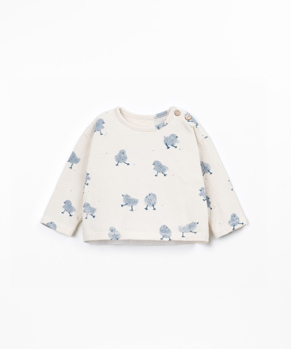 T-shirt with a mixture of natural and recycled fibers