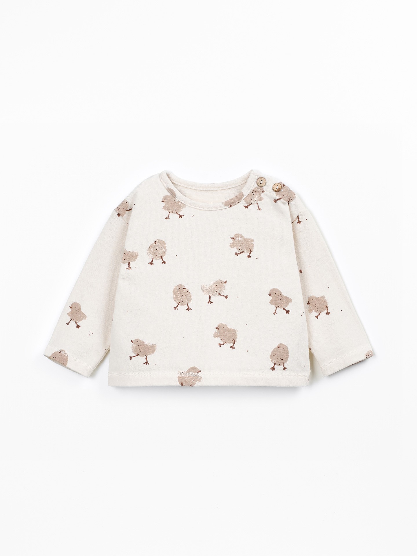 T-shirt with a mixture of natural fibers and recycled fibers