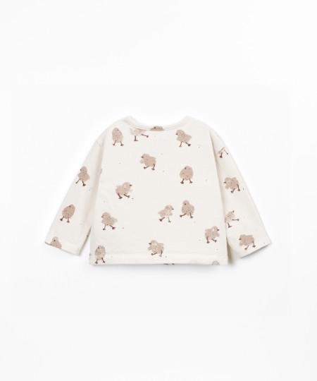 T-shirt with a mixture of natural fibers and recycled fibers