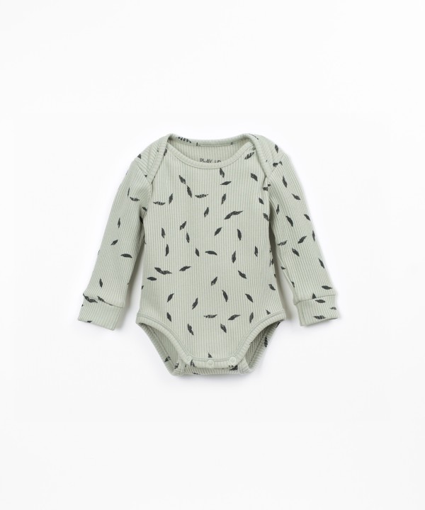Body with little leaves print