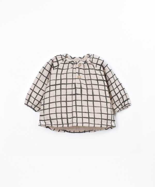 Fabric blouse with checkered print