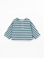 Knit sweater with a blend of natural fibers and recycled cotton