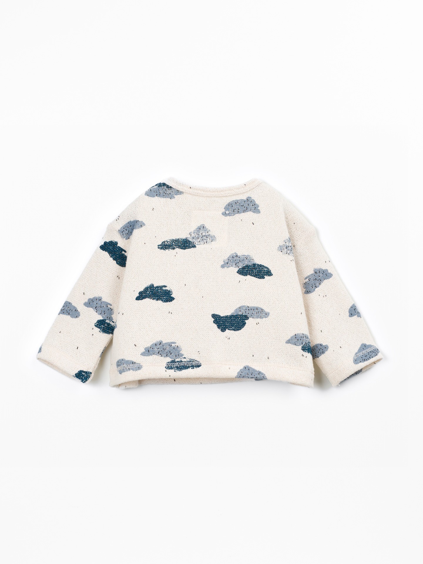 Knit sweater with a mix of natural and recycled fibers