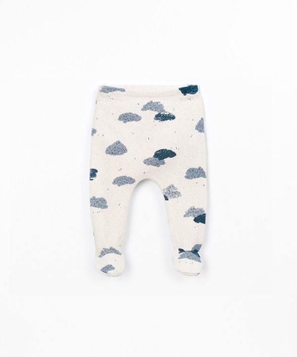 Cal�a de malha com estampado de nuvens
