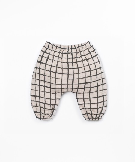 Pantalones de tela con patrón a cuadros