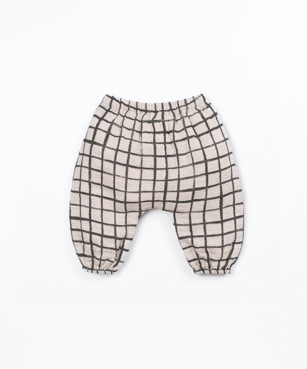 Fabric trousers with checkered pattern