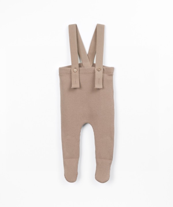 Leggings with adjustable straps