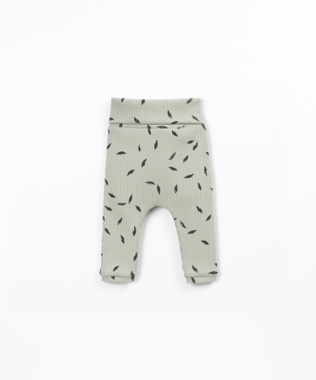 Leggings con estampado de hojitas