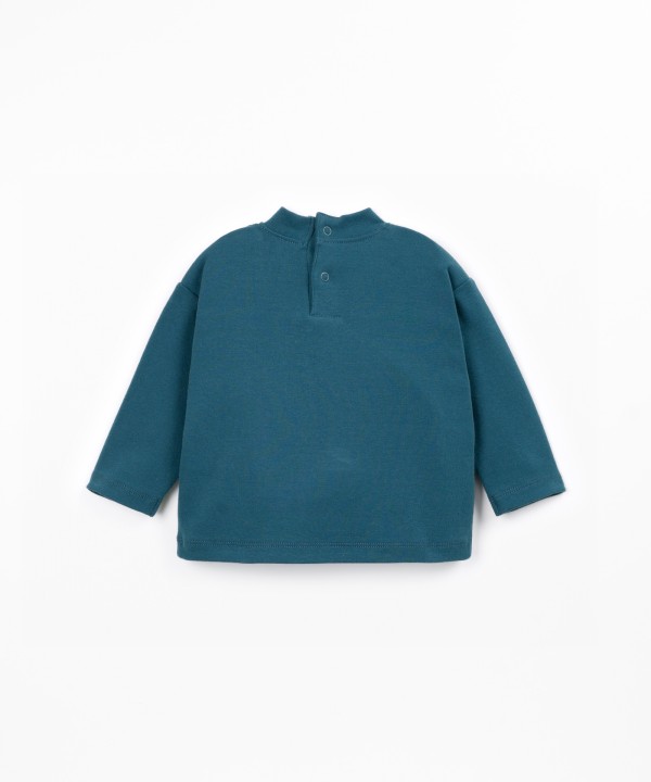 T-shirt de malha com mistura de fibras naturais e fibras recicladas