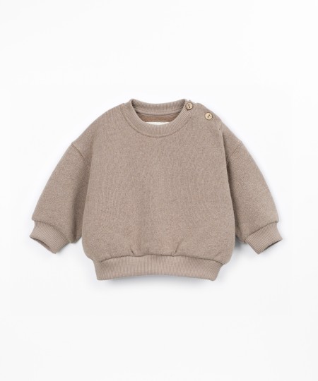 Knit sweater with recycled cotton