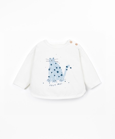 T-shirt with a mixture of natural and recycled fibers