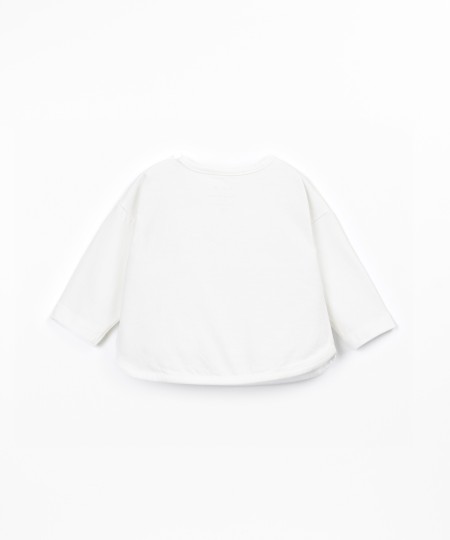 T-shirt with a mixture of natural and recycled fibers
