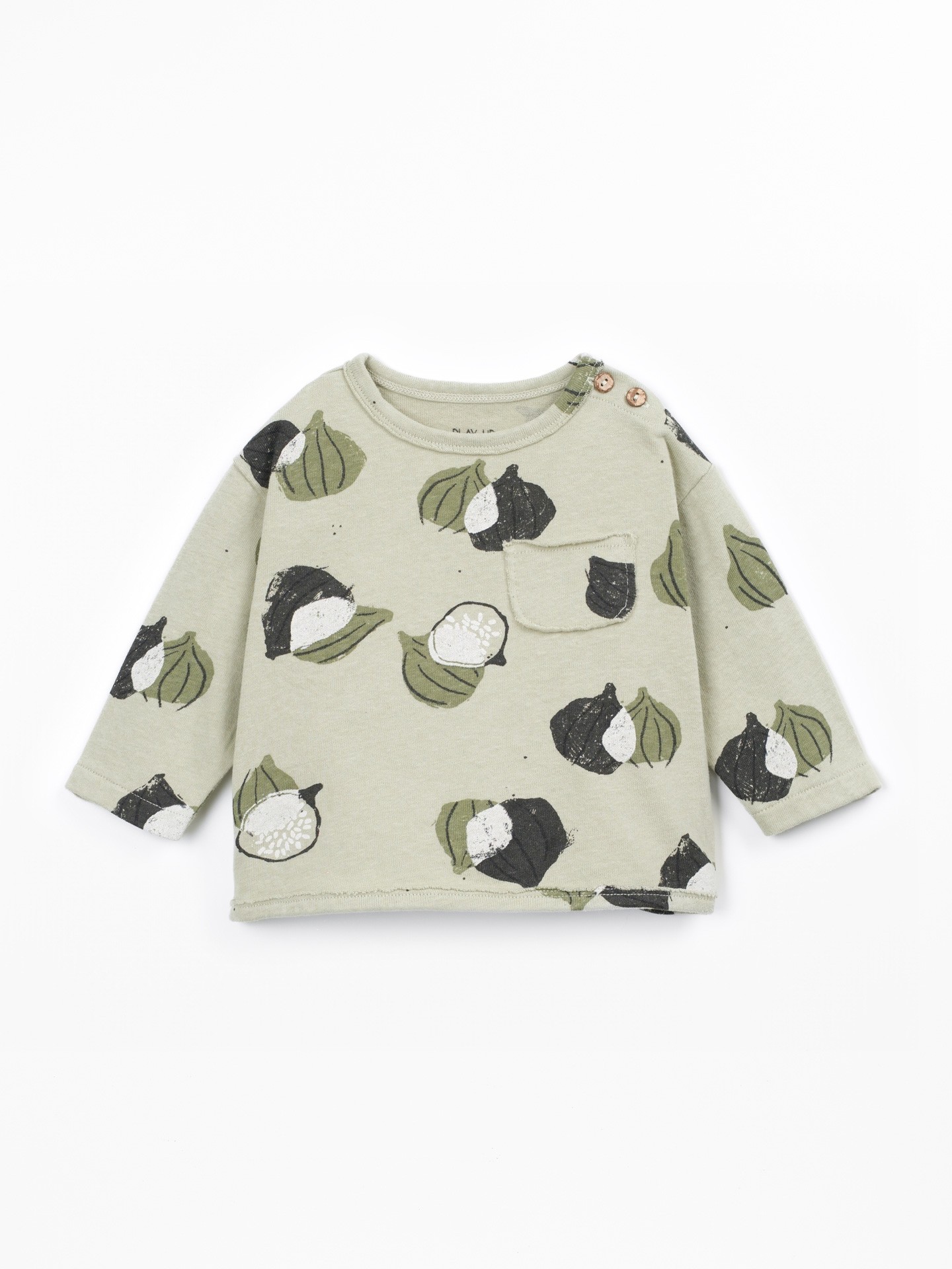 T-shirt with recycled cotton