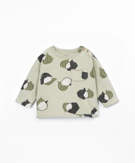 T-shirt with recycled cotton