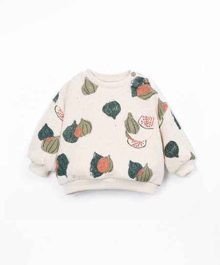 Knit sweater with fig pattern