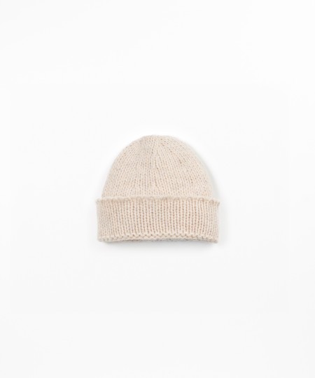Knitted beanie with recycled wool