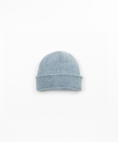 Knitted beanie with recycled wool