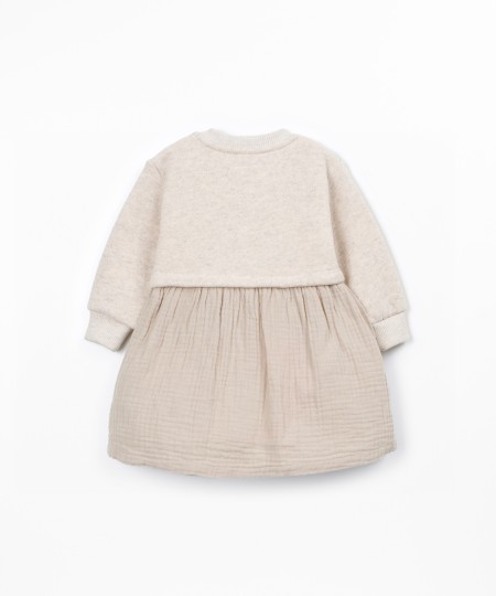Robe avec mélange de maille et de tissu