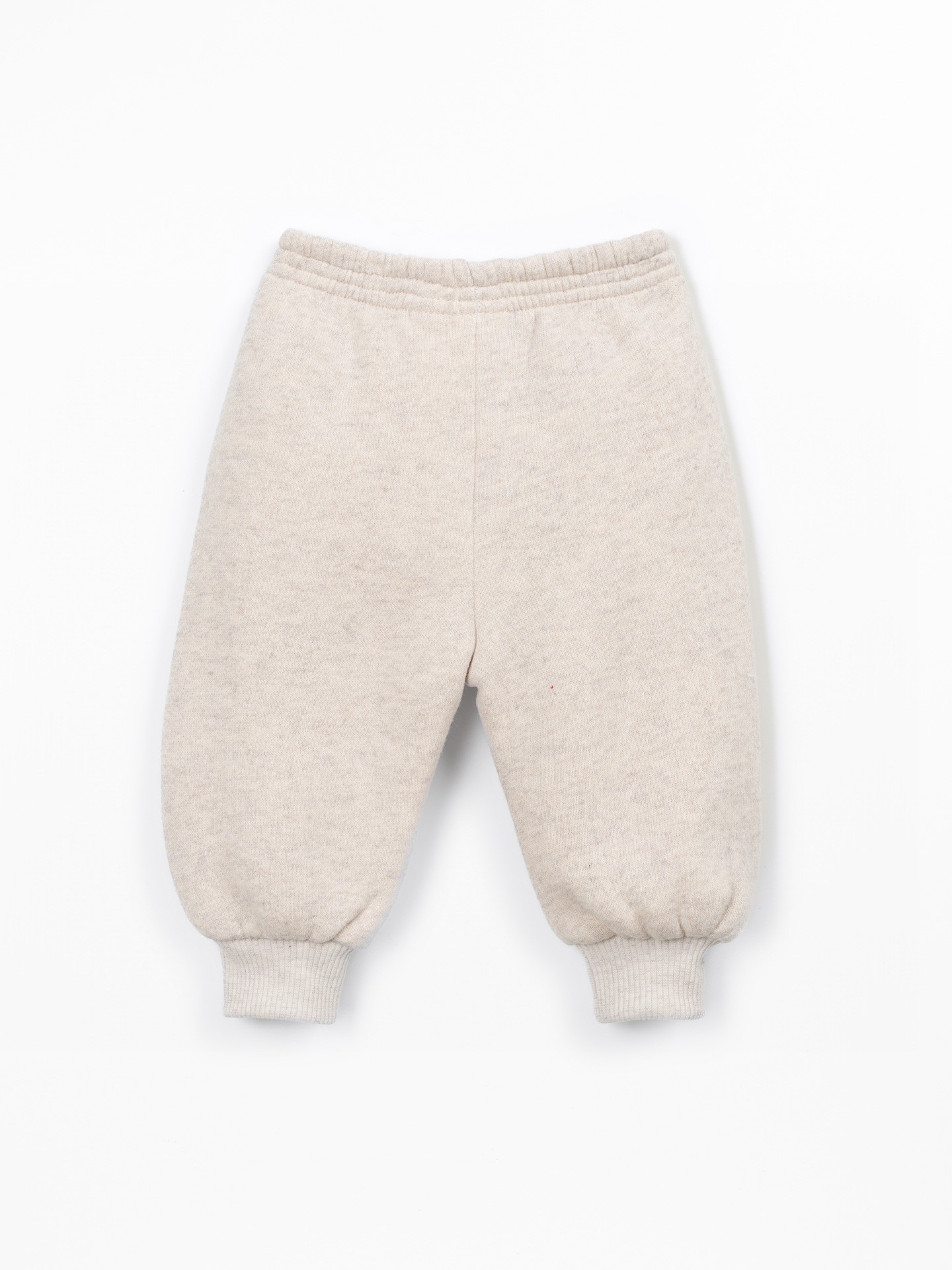 Pantalones de punto con mezcla de fibras naturales y fibras recicladas