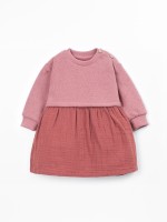 Vestido com mistura de malha e tecido
