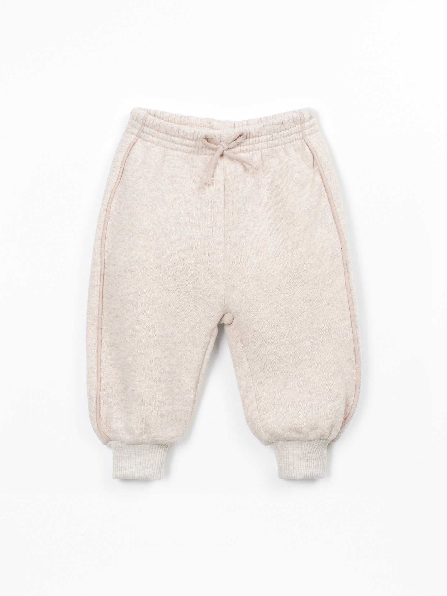 Pantalones de punto con mezcla de fibras naturales y fibras recicladas