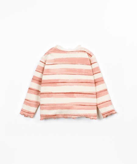 T-shirt às riscas