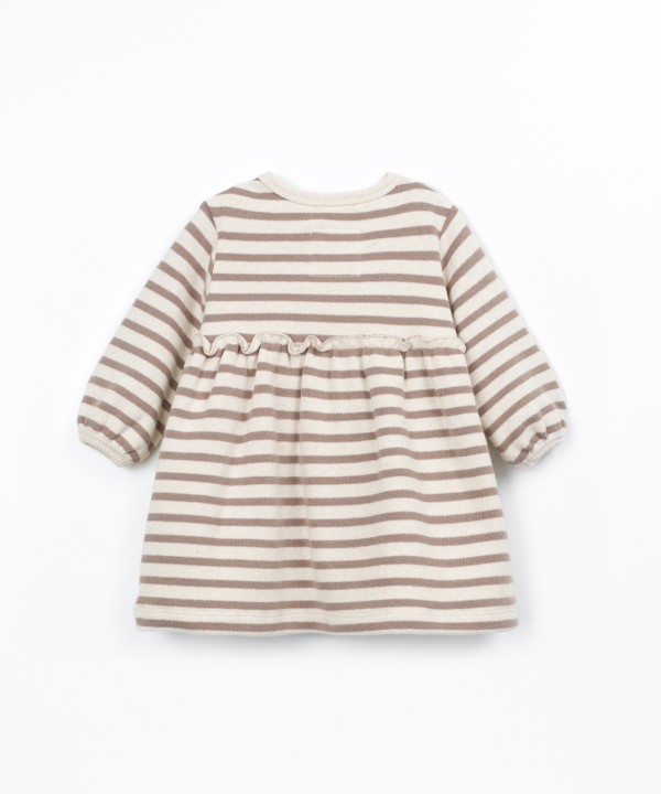 Vestido de punto con mezcla de fibras naturales y fibras recicladas