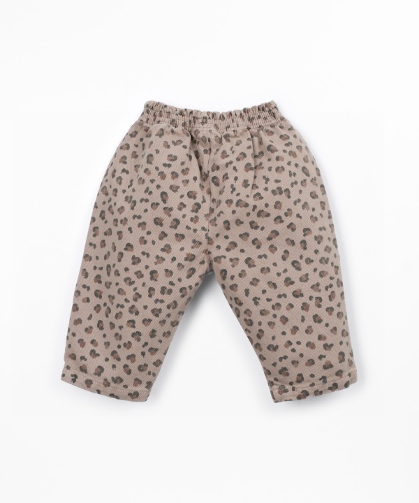 Cal�as de sarja com estampado 