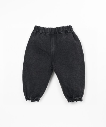 Calça de ganga com bolsos