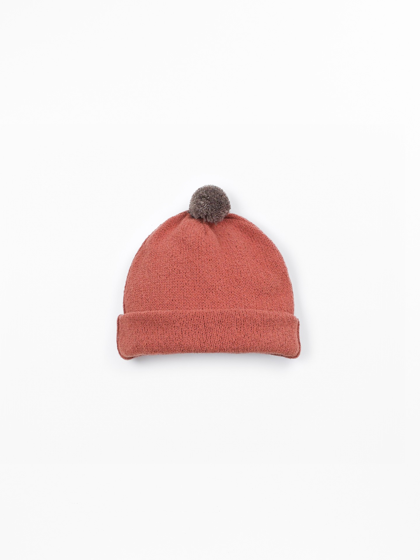 Knit beanie with recycled cotton