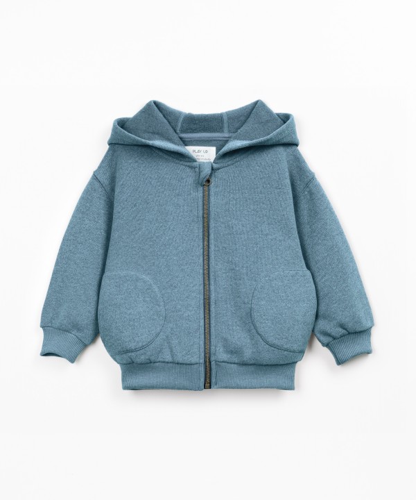 Knitted jacket with hood and zipper